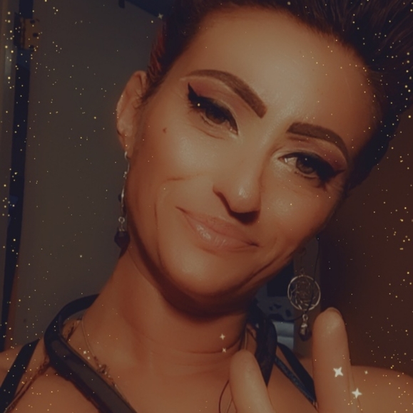 Meet your Posher, Samantha - Picture 1 of 6